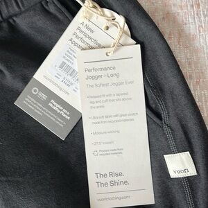 NWT vuori performance joggers, long